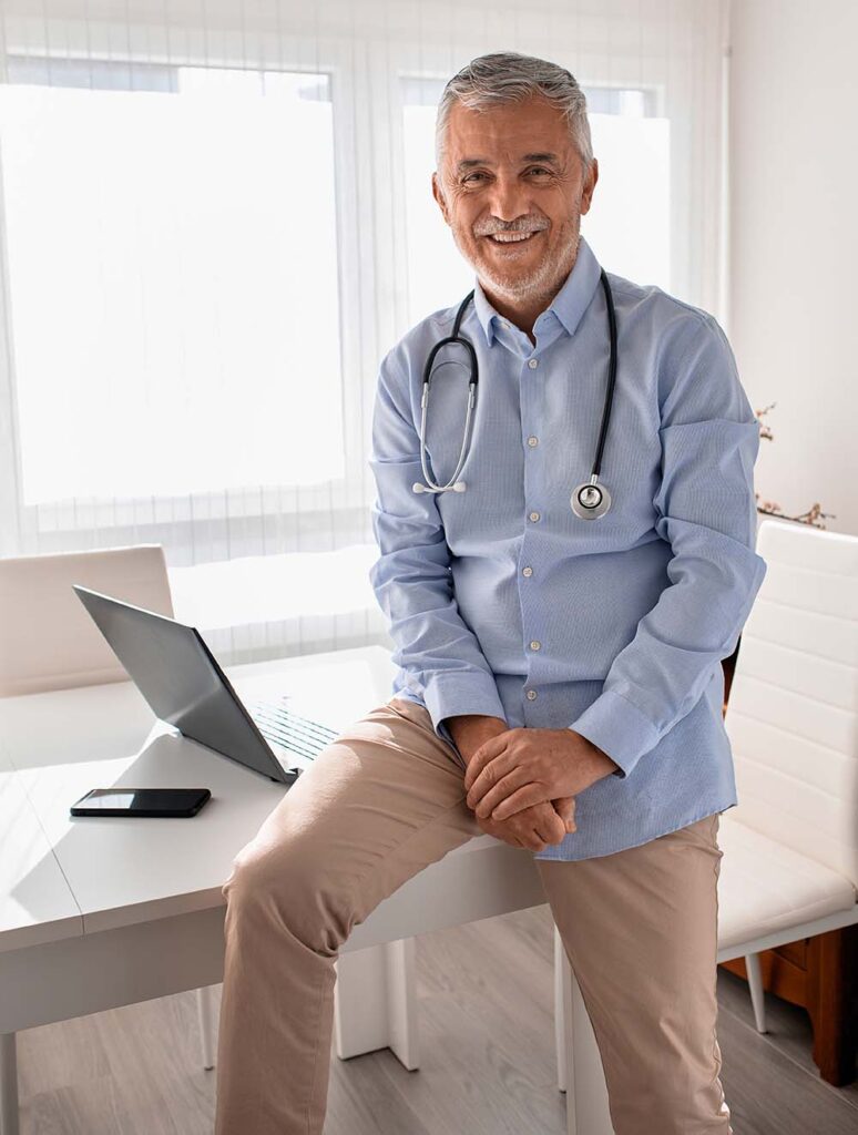 Agradable Doctor sonriente